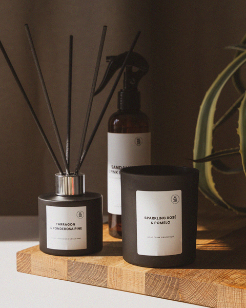 The hyper contrary collection veganskt doftljus, naturlig doftspray och naturliga doftpinnar