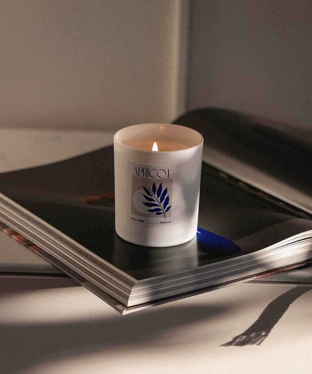 Apricot - scented candle