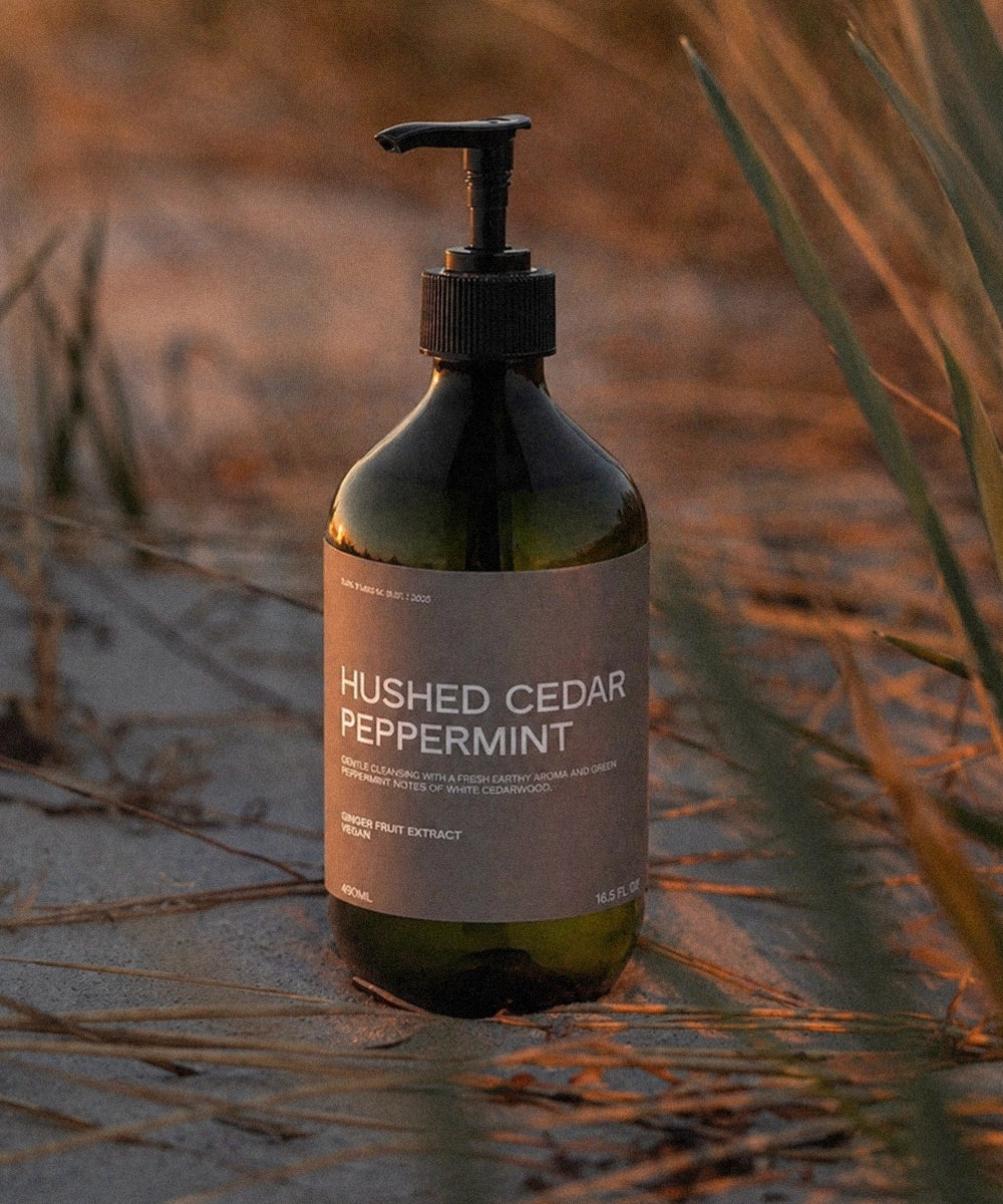hand-bodywash-cedar-green-2.webp