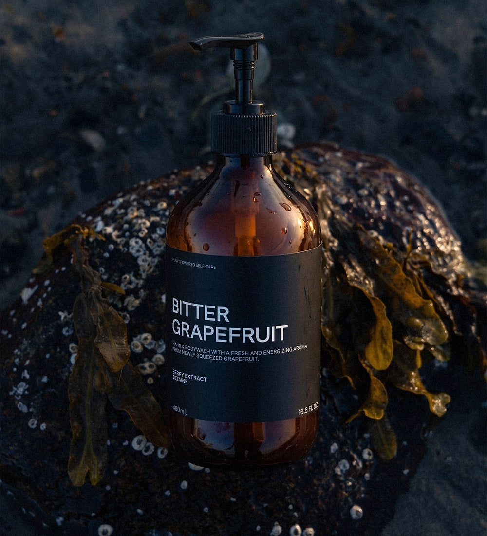 hand-bodywash-grape-amber-2.webp