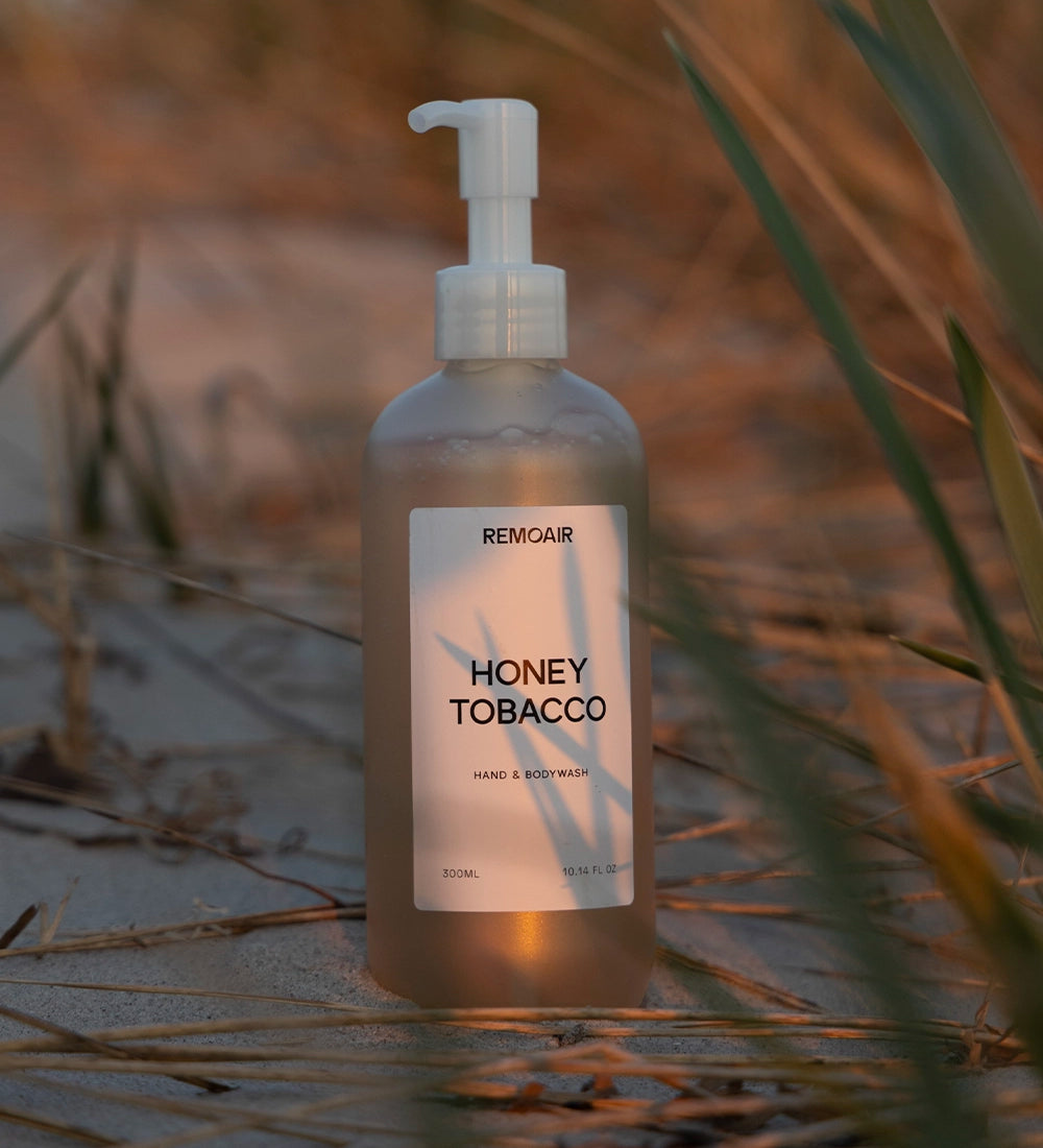 hand-bodywash-honey-tobacco.webp